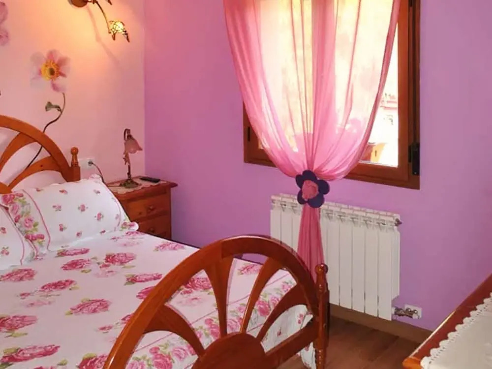 Rustic, 3-bedroom House in Villamanín With a Furnished Terrace, Garden