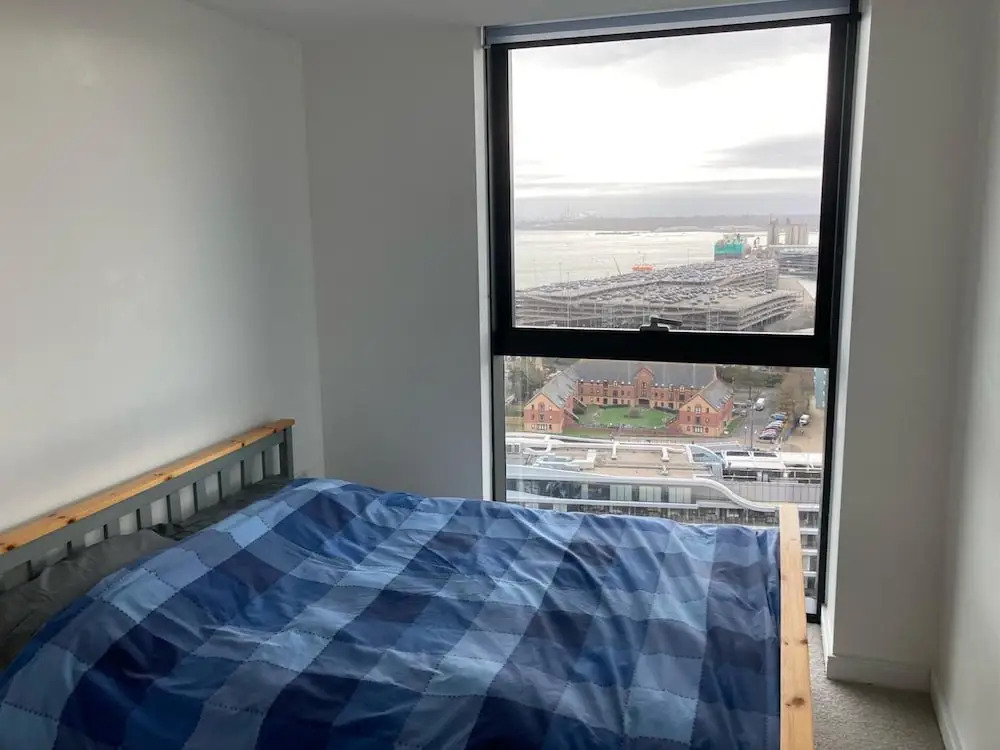 Stunning 3-bed, 3-bath Apartment in Southampton