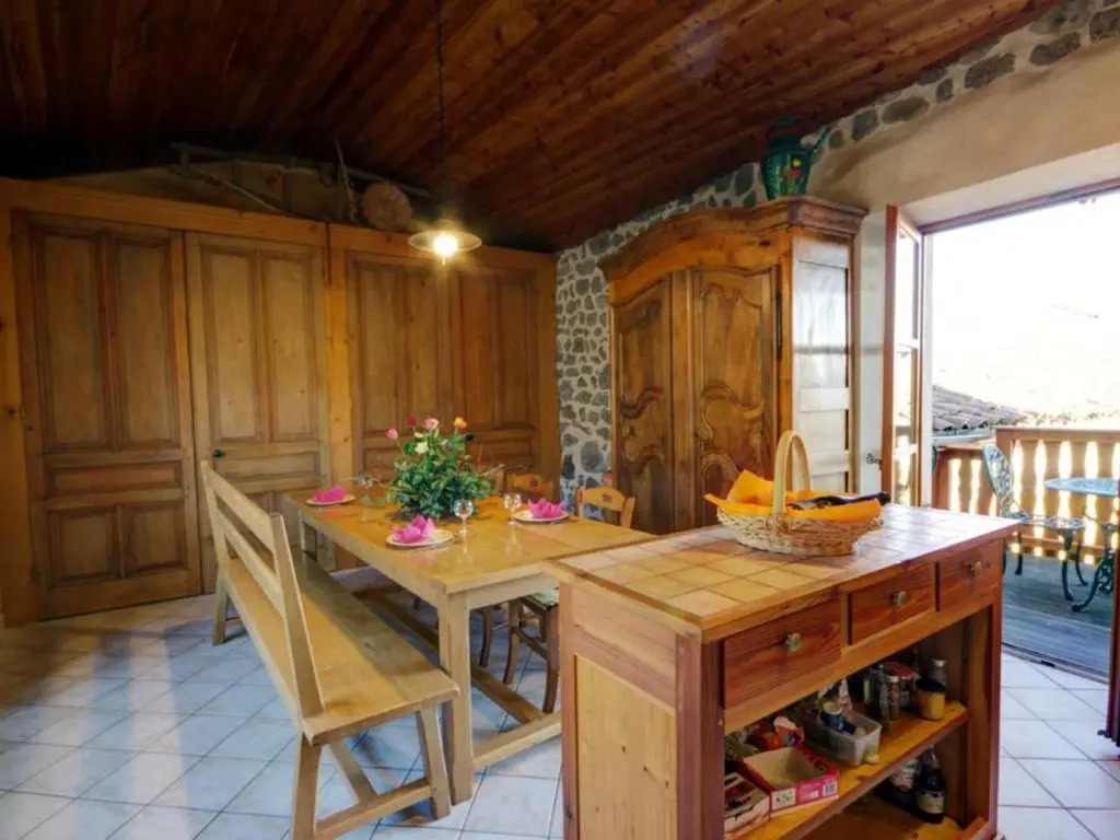 Gîte authentique et confortable pour 6 dans le Forez - FR-1-496-16