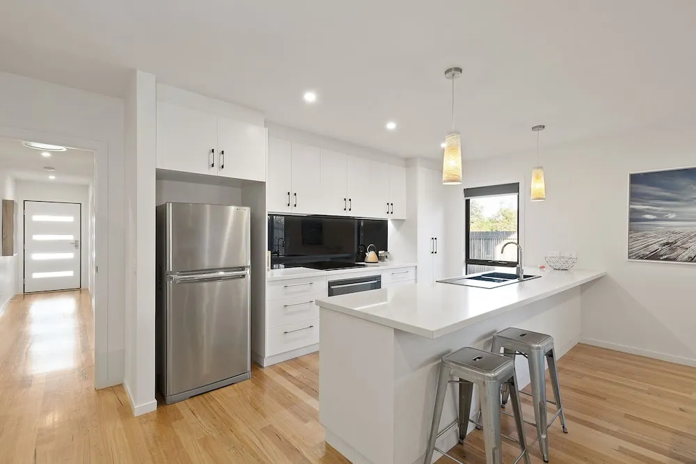 TORQUAY Family Home Close to Beach & Shops