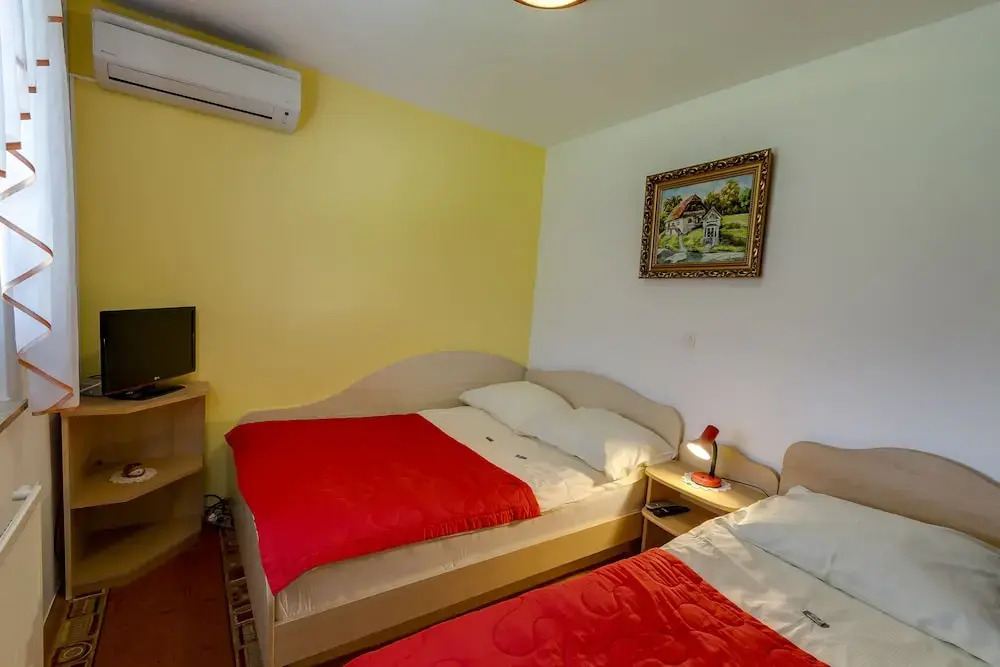 Rooms & Apartments Jana