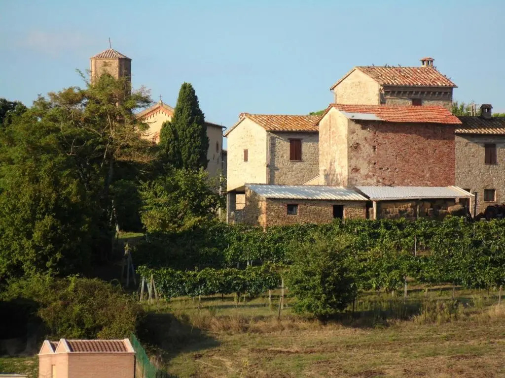 7 bedrooms villa with private pool enclosed garden and wifi at Loc Ramazzano Perugia