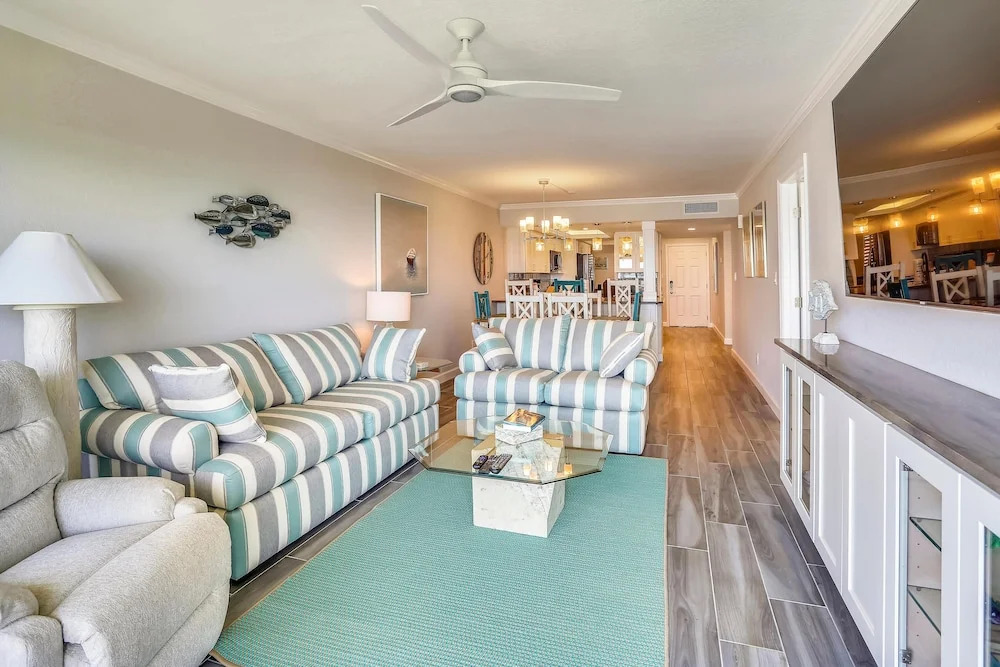 Land's End 304 Building 9 Beachfront / Totally Updated!!