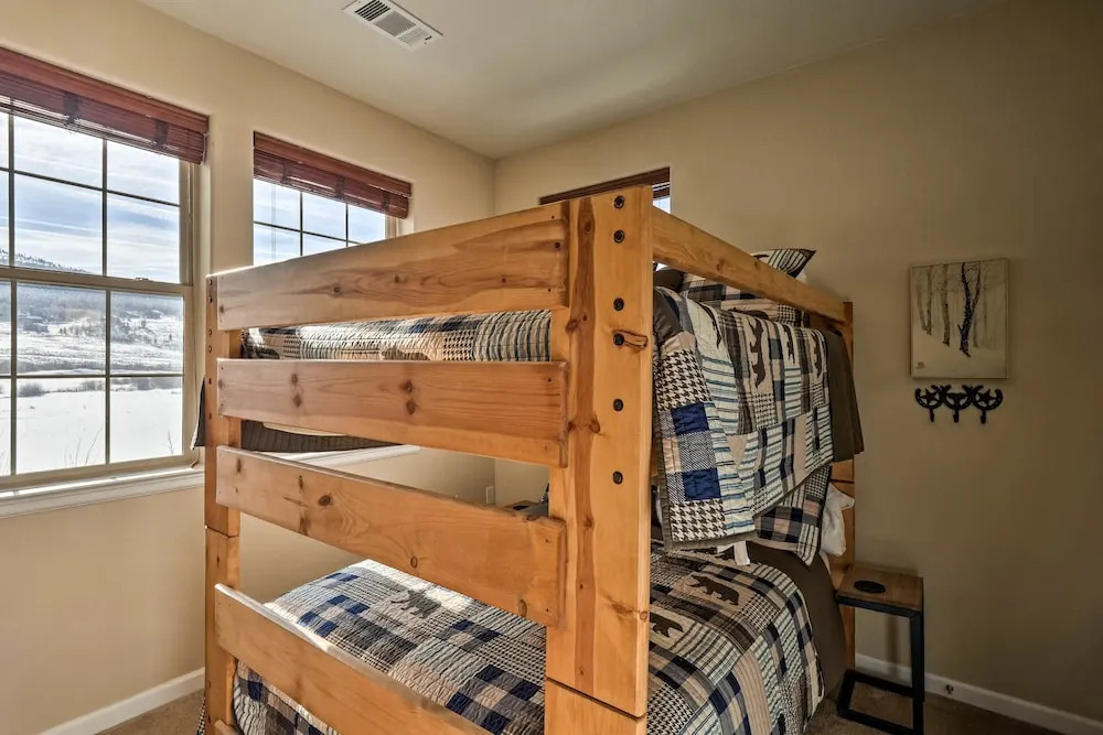 Granby Getaway: Cozy Condo Only 2 Mi to Ski Slopes