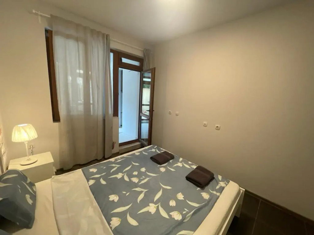 Top Center 2-BR Apartment with lovely Outdoor Area