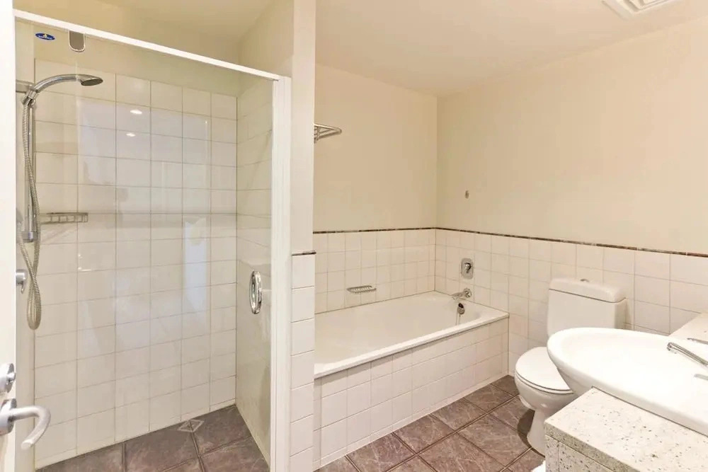 QV Air-conditioned Apartment with Carpark