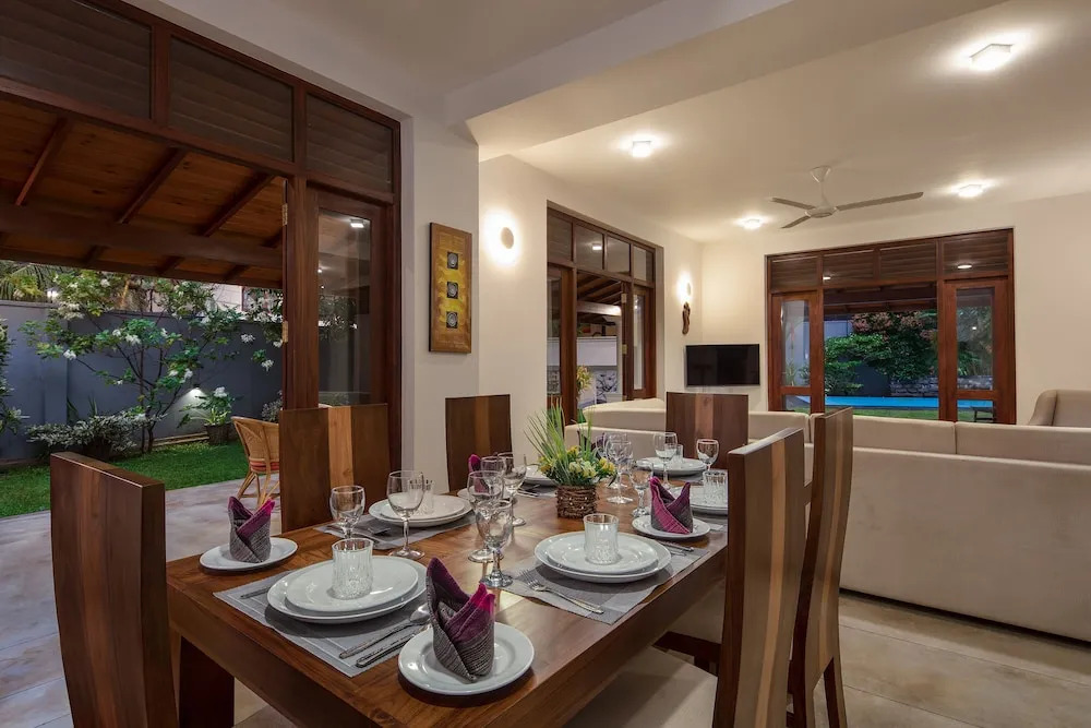 Ballarat Luxury Villa - Hikkaduwa