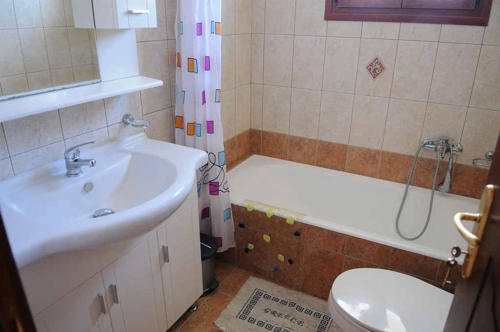 Toulas Apartments