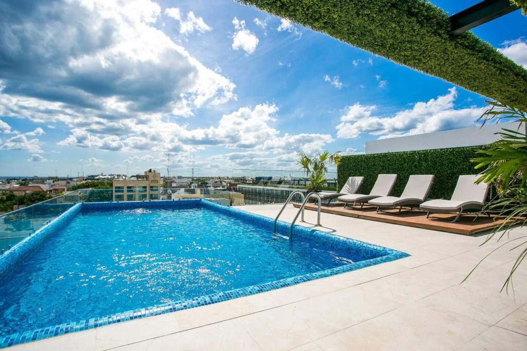 NEW LUX 2BR Balcony Dream Location Pool Shops