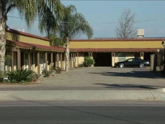 Lindsay Inn