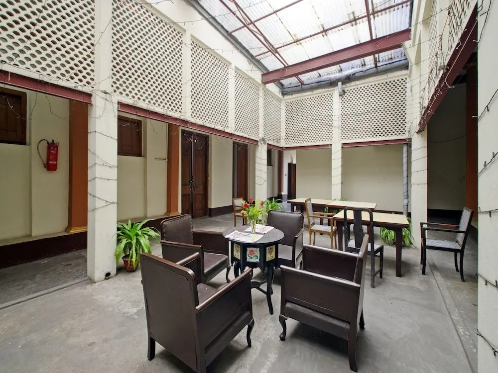 Hotel YMCA Esplanade