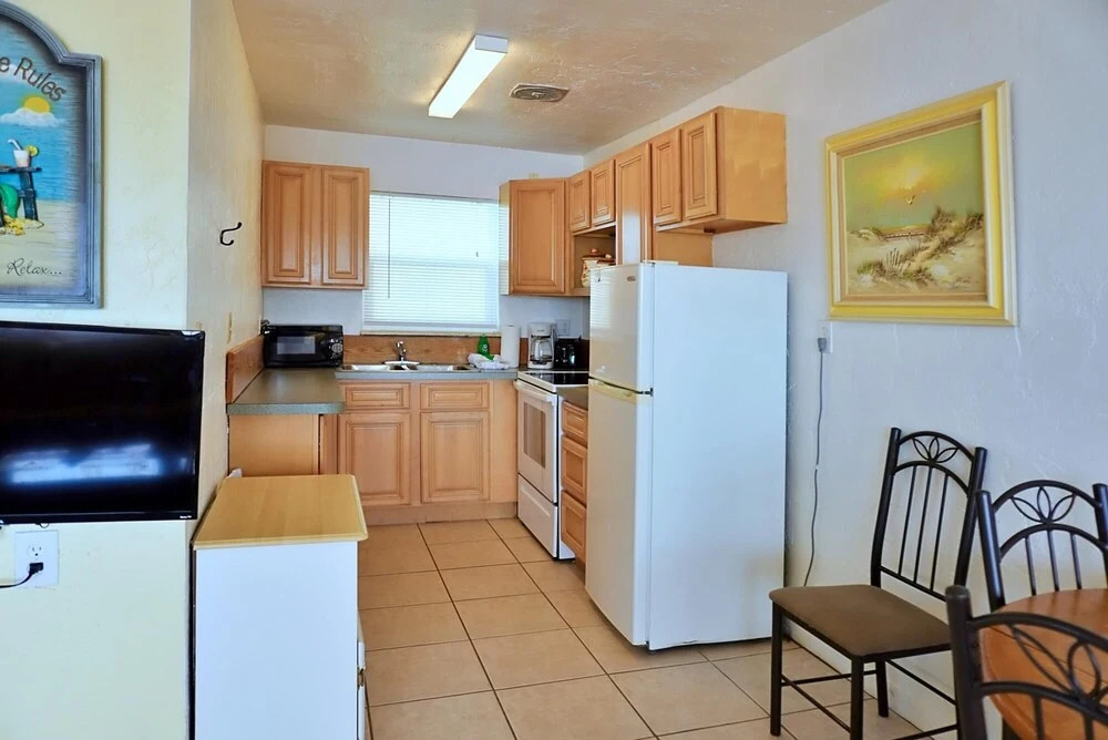 Misty Isles Redington Beachfront Suite 2