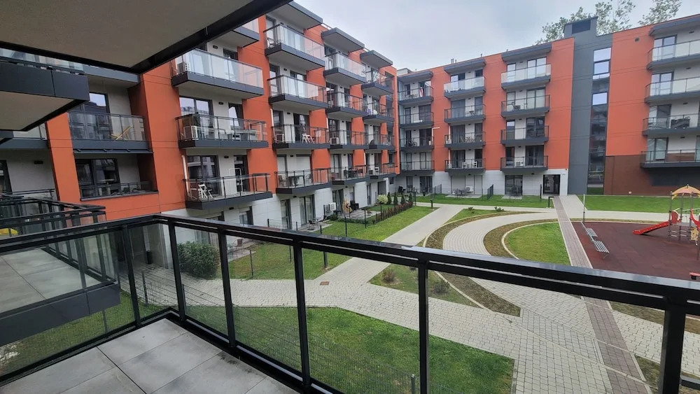 Main Trainstation one bedroom AC p4you