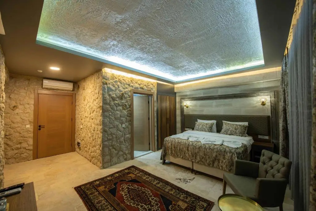Ahiyan Hotel