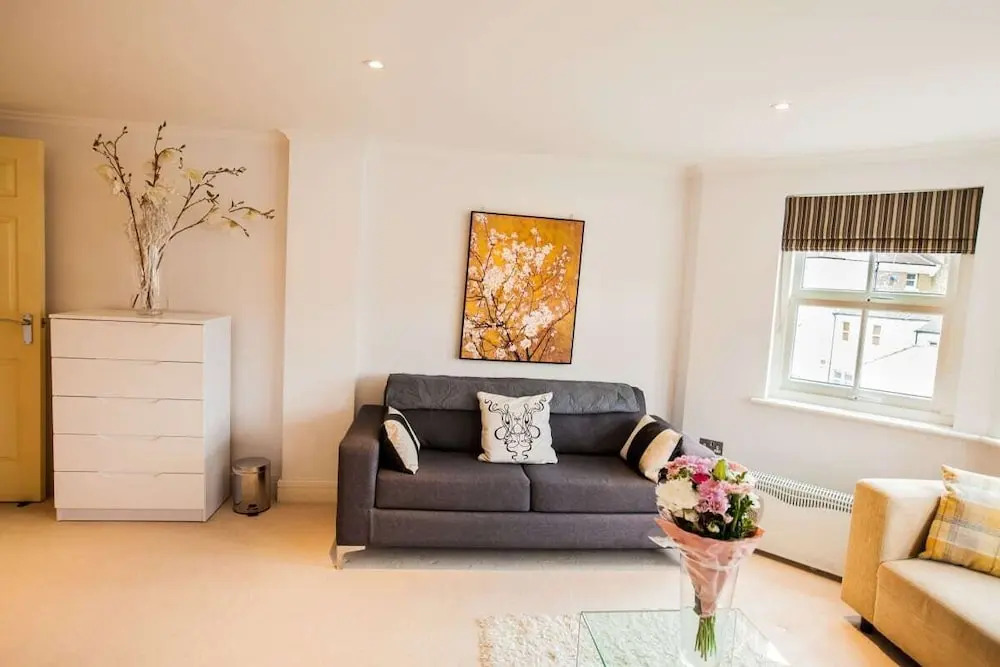 1bed Sleeps 4 in West Kensington 7mins to Tube