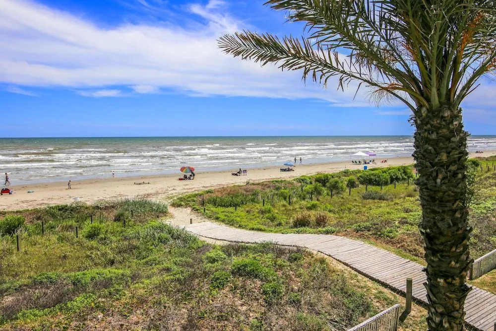 Kathies Beachfront Kottage