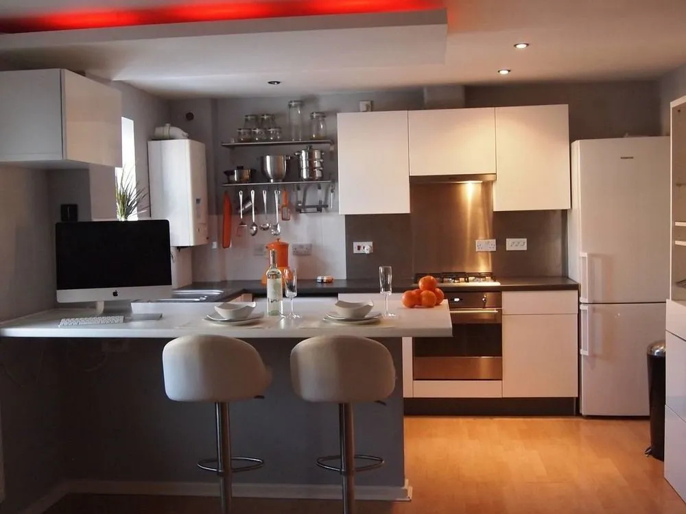2 Bedroom Apartment With Juliet Balcony