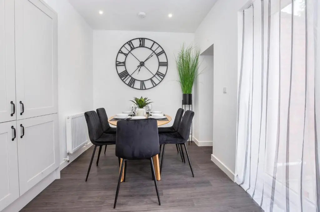 Piccadilly Place - 3 Bedroom House