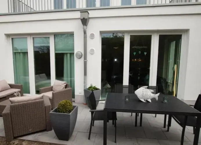 Strandperle; idyllisch gelegen mit Terrasse und Garten, für 4 Personen