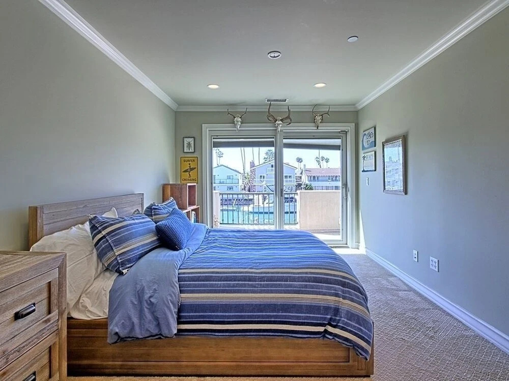Large Ventura Keys Waterfront 4 Bedroom Home