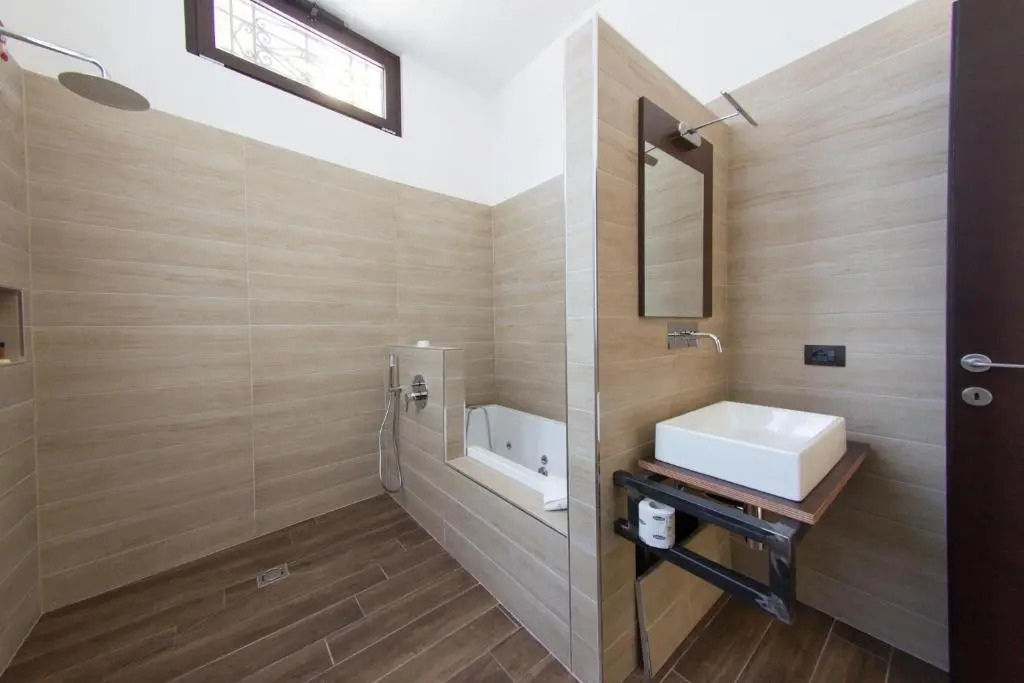 Arena Luxury Rooms