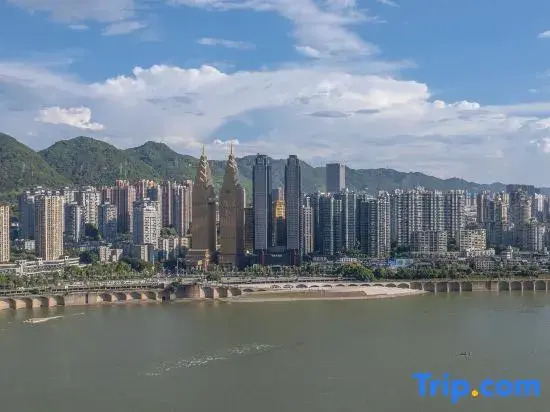 Yueke Ruhua Scenic Hotel (Jiefangbei Area Hong Ya Dong)