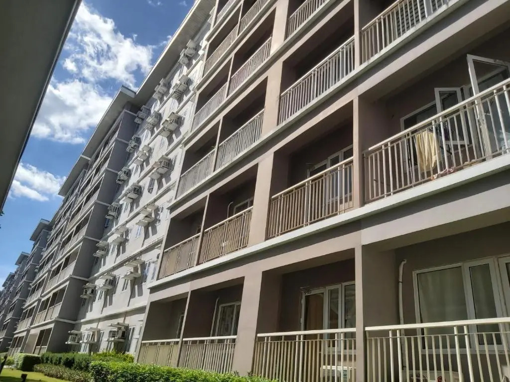 OYO 936 Yumis Condotel Trees Residences