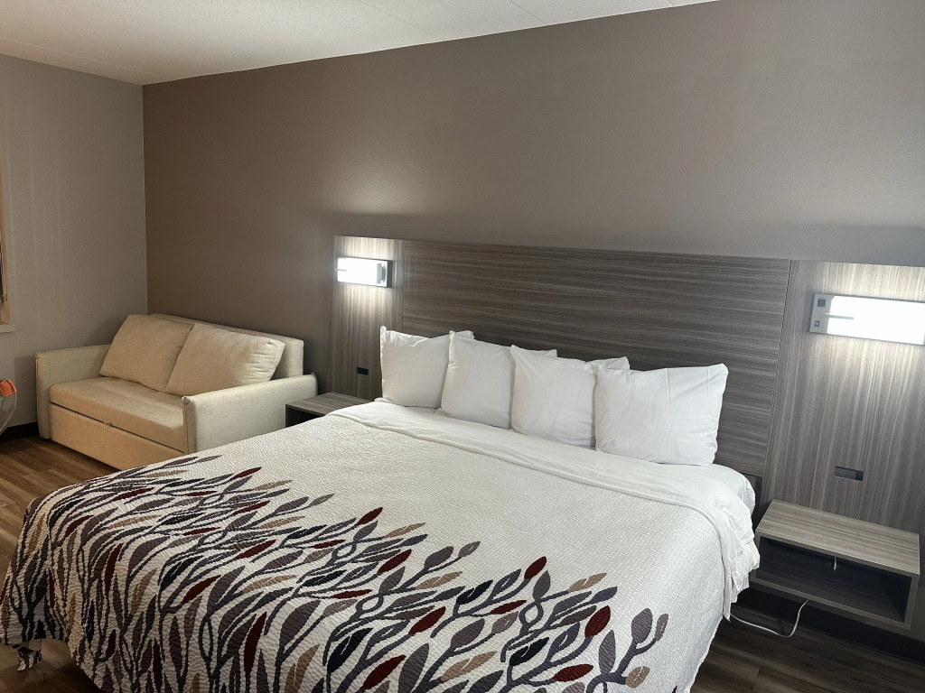Red Roof Inn & Suites Middleborough
