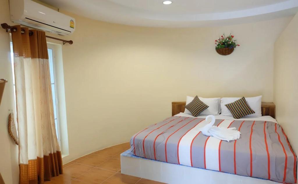 Baansuanchan resort