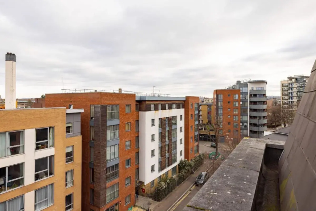 The Camberwell Loft - Captivating 2BDR Flat