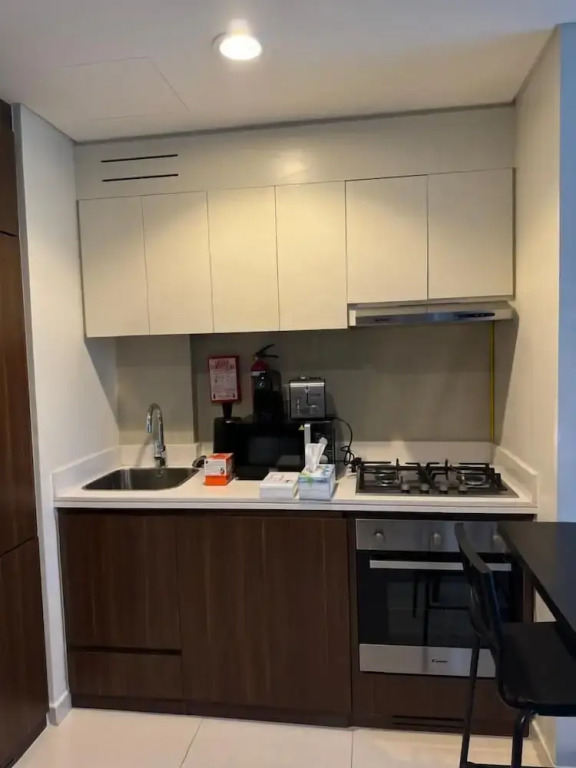 1BHK Burj View. Near Dubai Mall & Metro