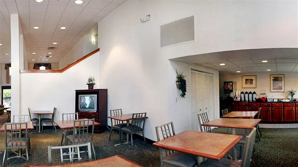 Royal Inn & Suites