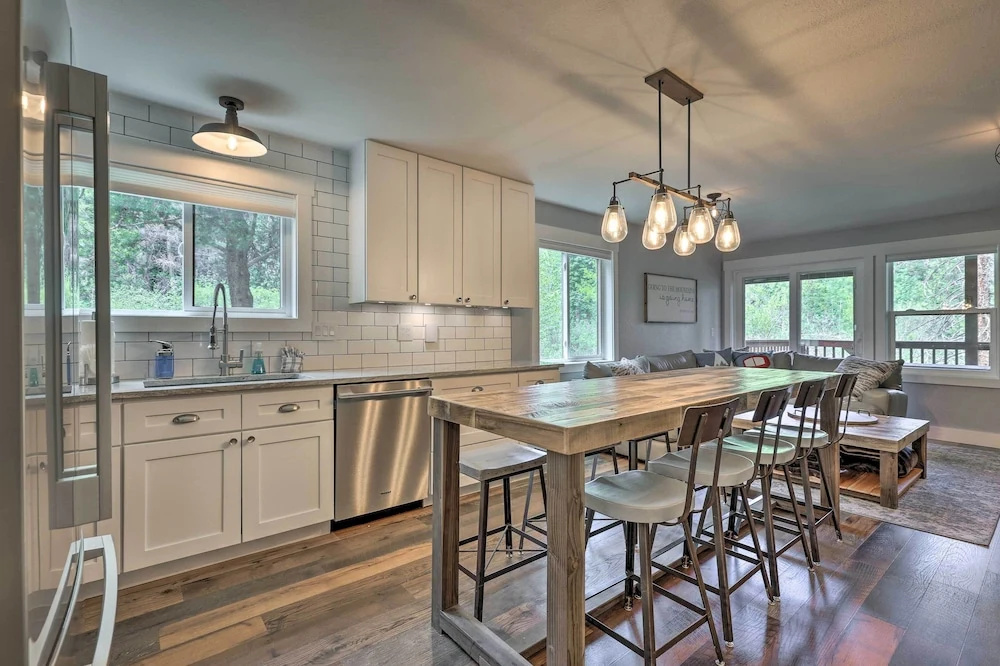 Sauna, Deck & Fire Pit: Breckenridge Townhouse!