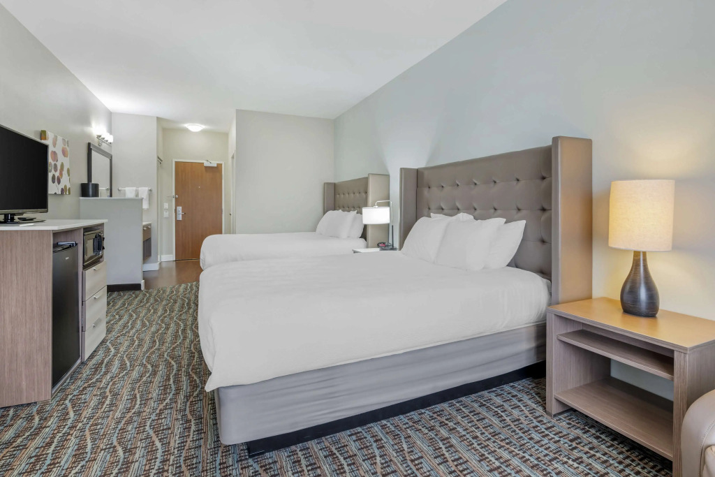 Best Western PLUS Peppertree Inn at Omak