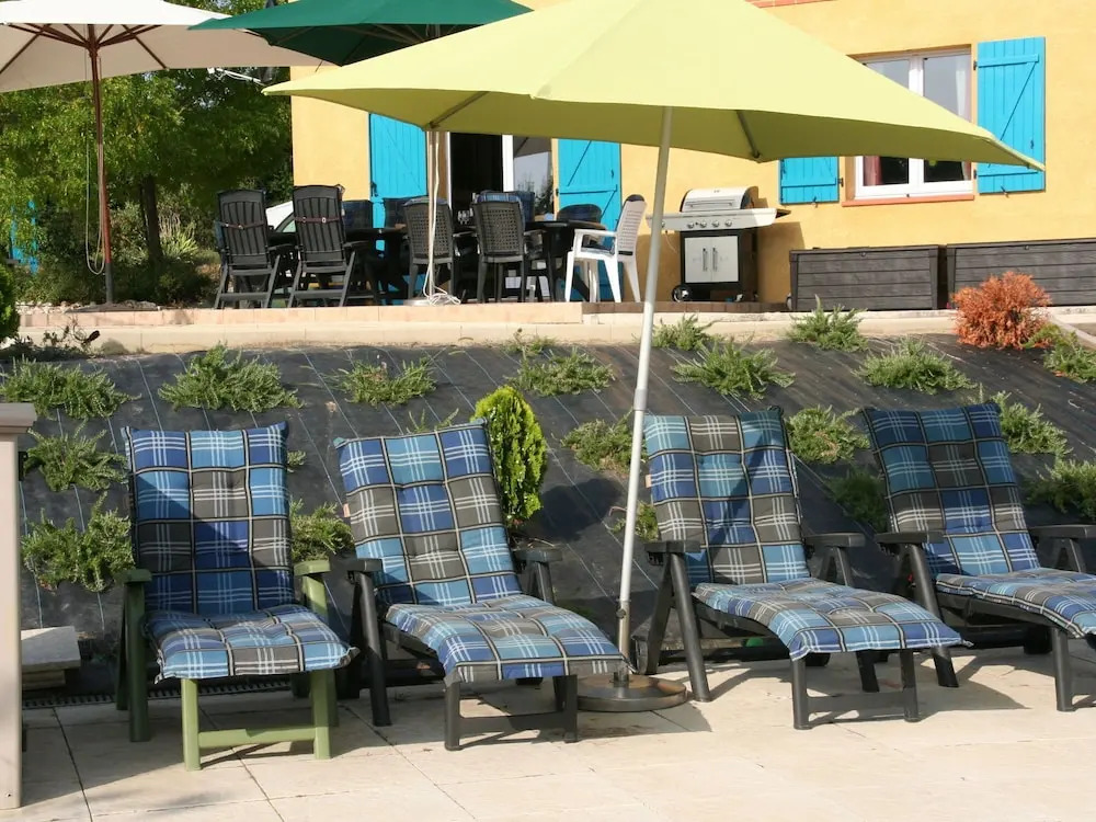 House in Piquecos with Private Pool & Garden