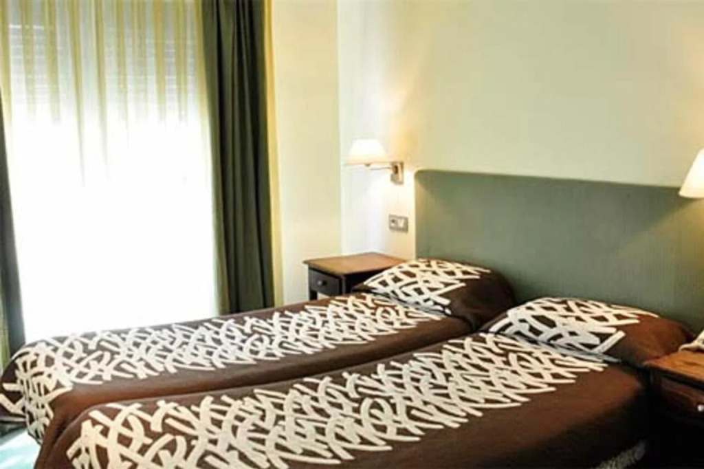 Aston Hotel
