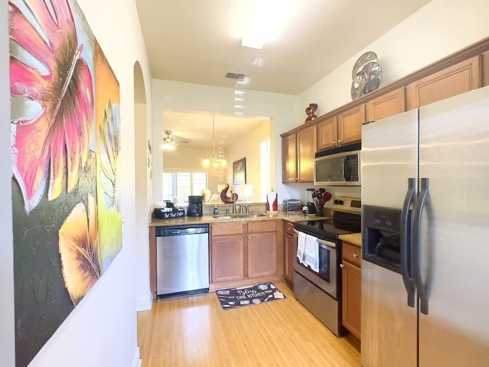 4br Resort Home With Pool And Lazy River Sleeps 10 4 Bedroom Townhouse