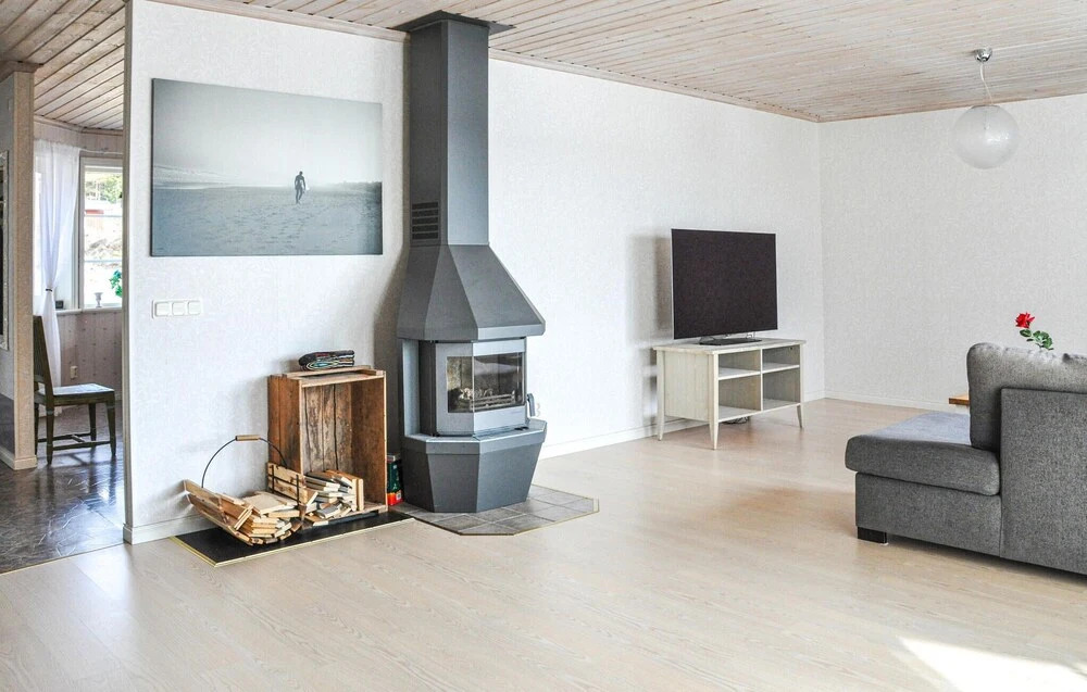 Lovely Home In Idkerberget