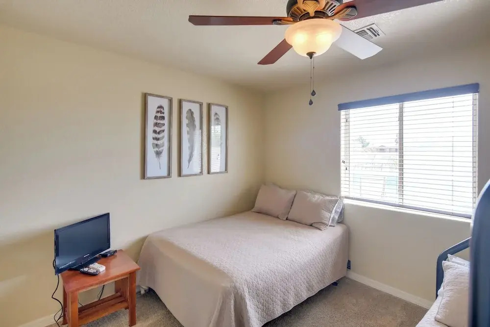 Pool, Hot Tub & Mtn Views: Lake Havasu City Home!