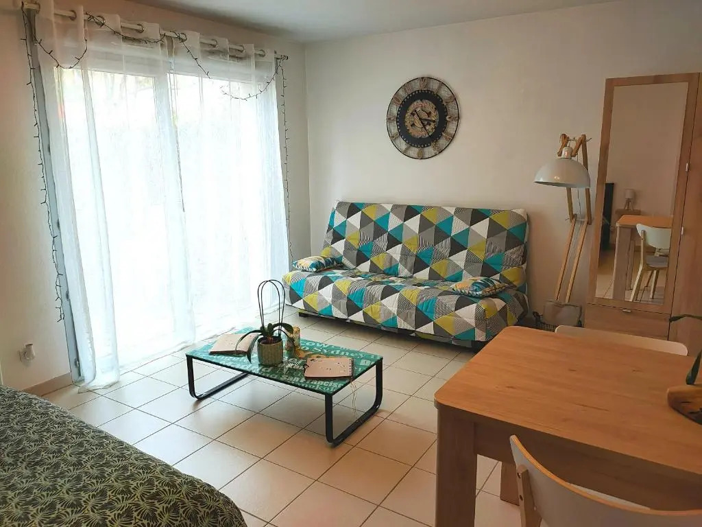 • Superbe appartement 2 à 4 personnes de 33m² en rez-de-chaussée •
