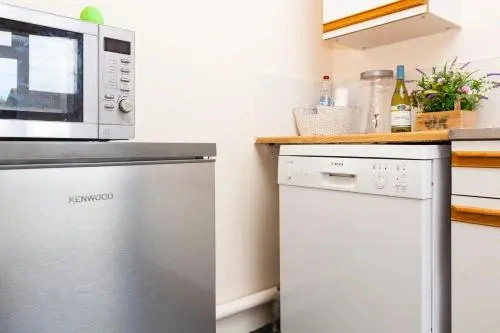 West Chiltington Village, 2 bedrooms & parking