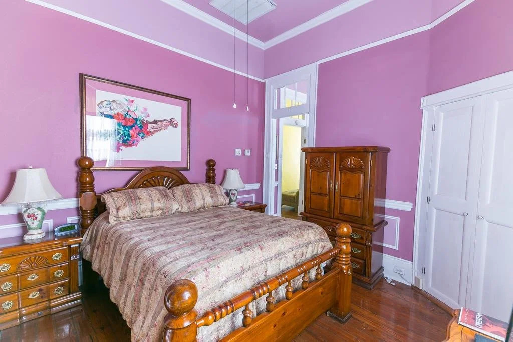 Mag's 940 Guest House