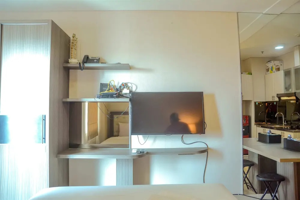 Prime Location Studio Apartment at Elpis Residence near Ancol