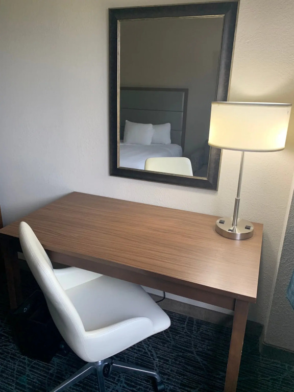 DoubleTree by Hilton Hotel West Palm Beach Airport