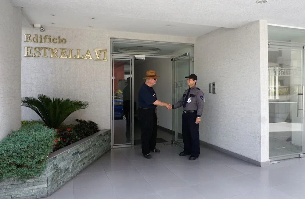 PLAZA FOCH Area - APARTMENTS with Balcony
