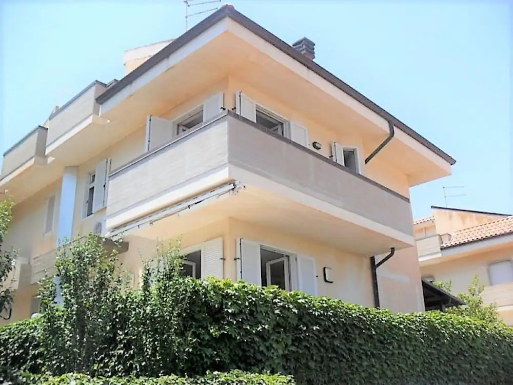 Splendid Holiday Home in Pozzallo With Garden