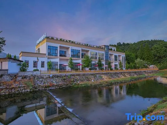 Lanting Creek bank · River · Fishing · Family Homestay