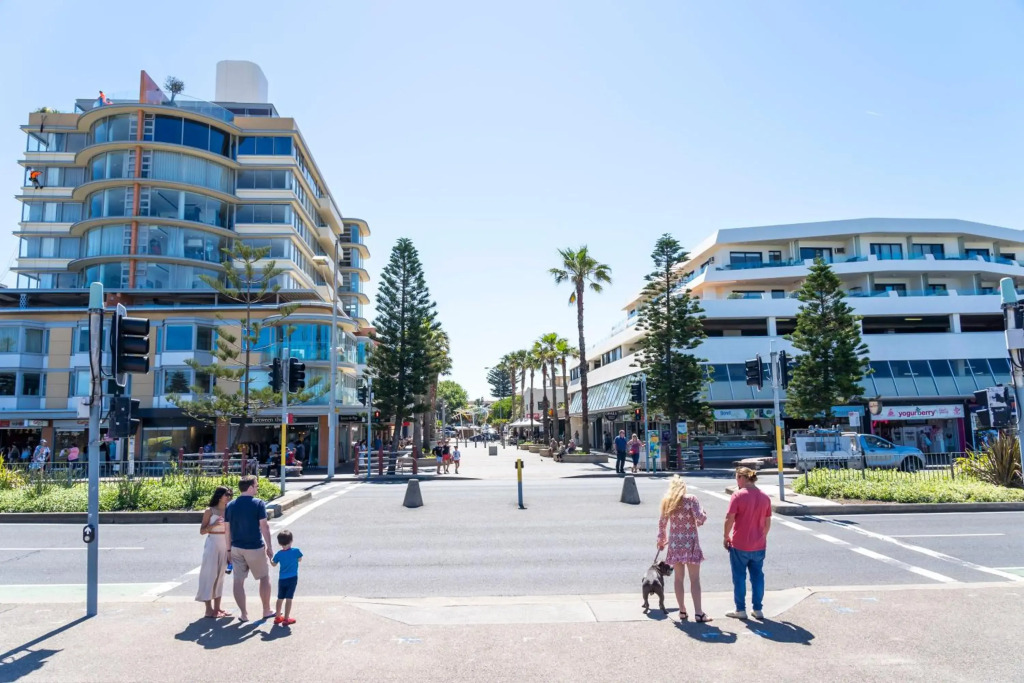 Luxury Bondi Beachside Apartment - Pacific