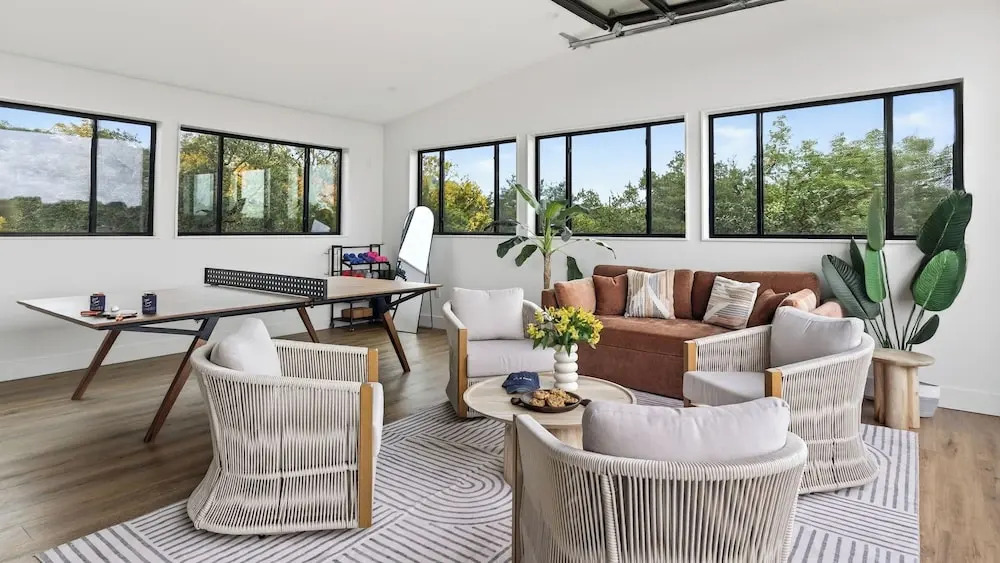 Sundown Social by Avantstay Lake Austin Views Pool, Firepit, Deck + Game Room A+ Designer Style