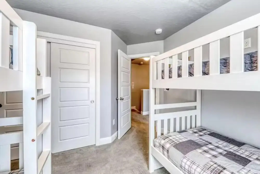 The Modern Villa - Pet Friendly 3 Bedroom Townhouse